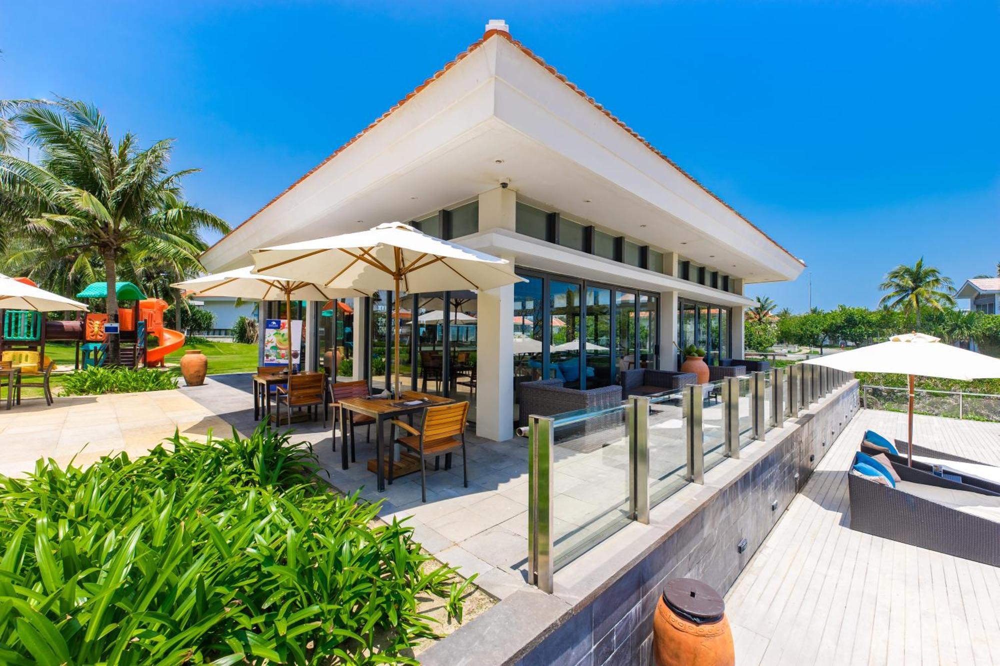 Emblem Sea 4 Bedroom Villas ダナン市 エクステリア 写真